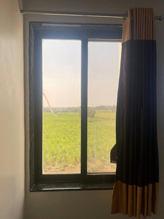 Hotel Nilkanth Navsari Esterno foto